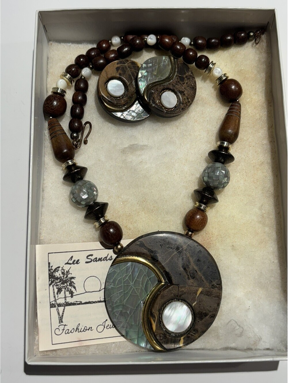 Lee Sands Crushed Shell Inlay Necklace Earrings Set Vintage Jewelry